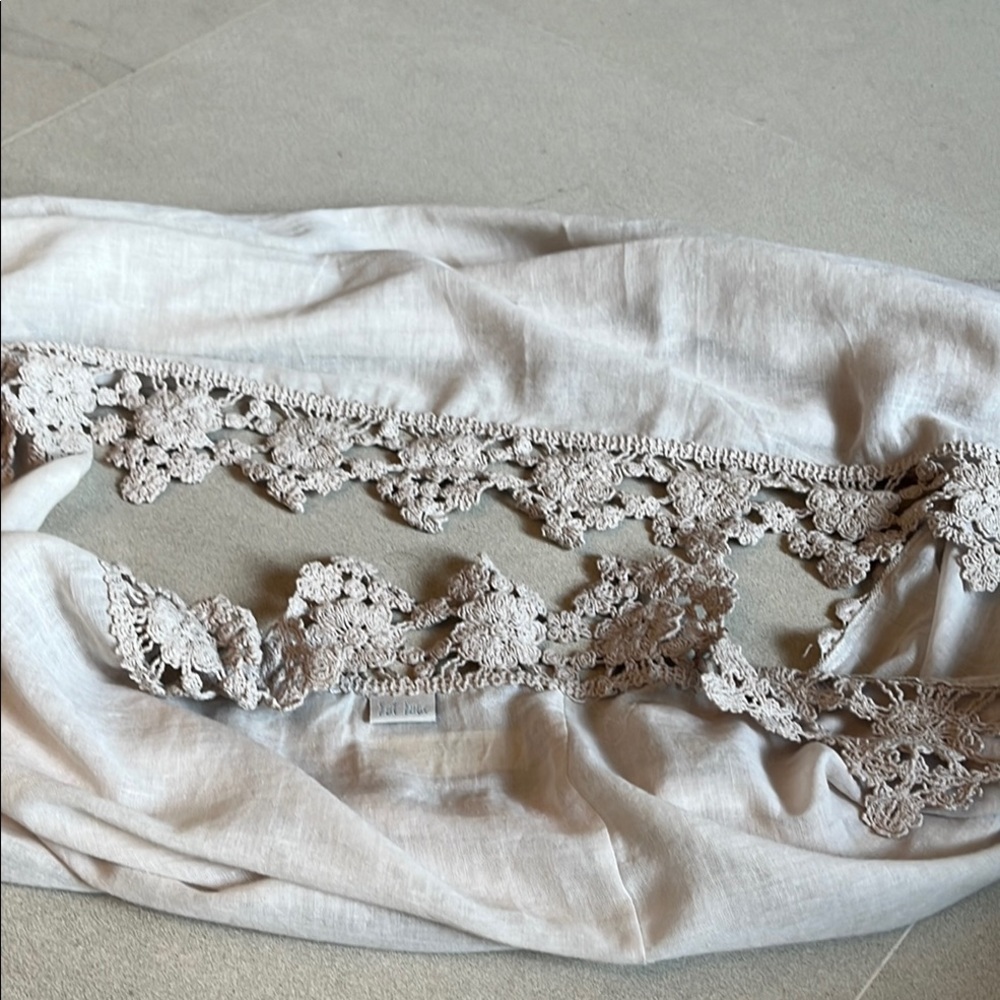 Circular scarf beige/tan wide lace edge